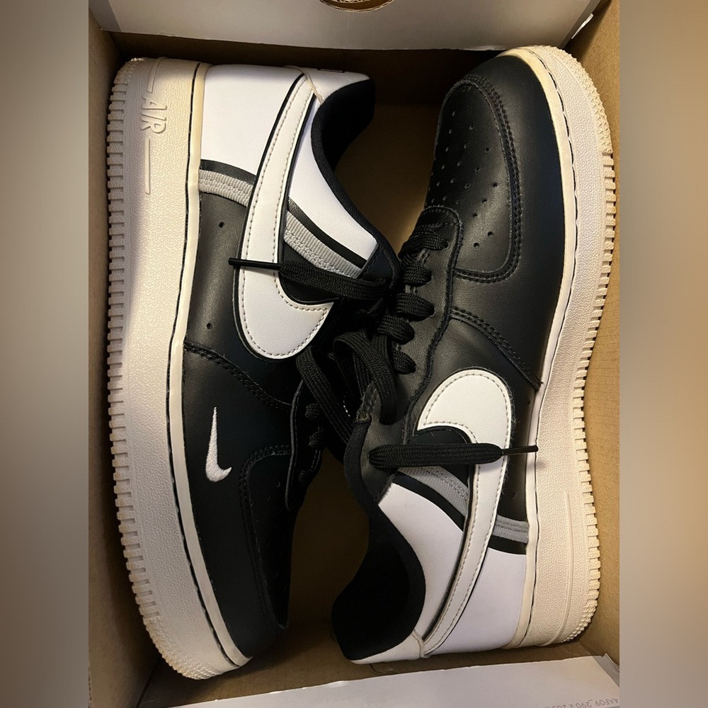 Men’s Size 7 Nike Air Forces